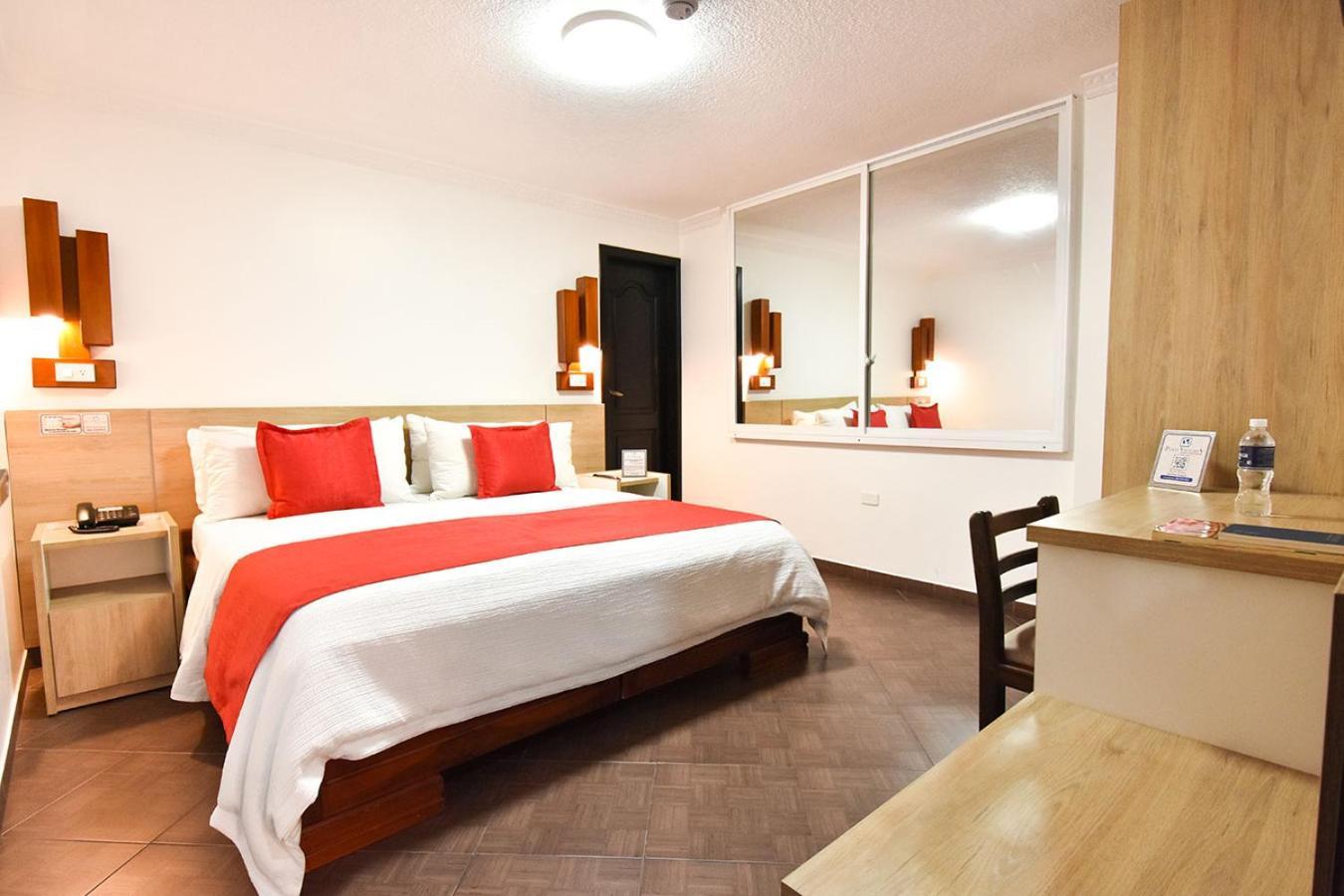 Hotel Plaza Victoria Ibarra Zewnętrze zdjęcie