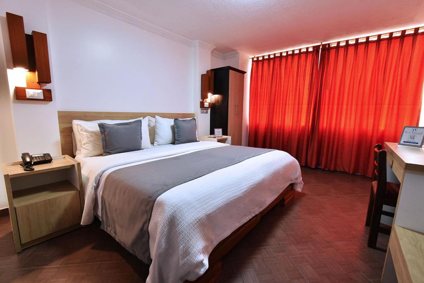Hotel Plaza Victoria Ibarra Zewnętrze zdjęcie