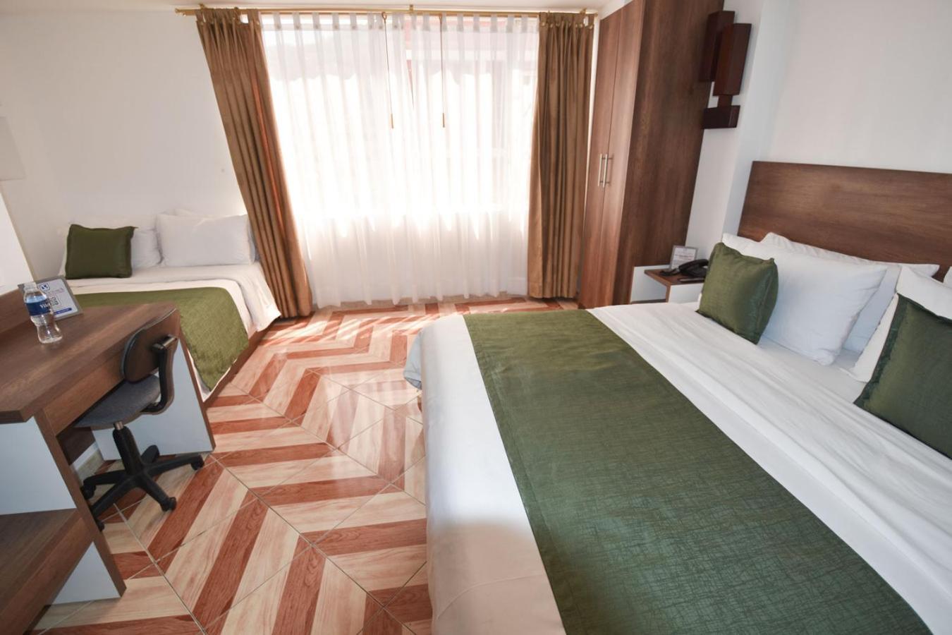 Hotel Plaza Victoria Ibarra Zewnętrze zdjęcie