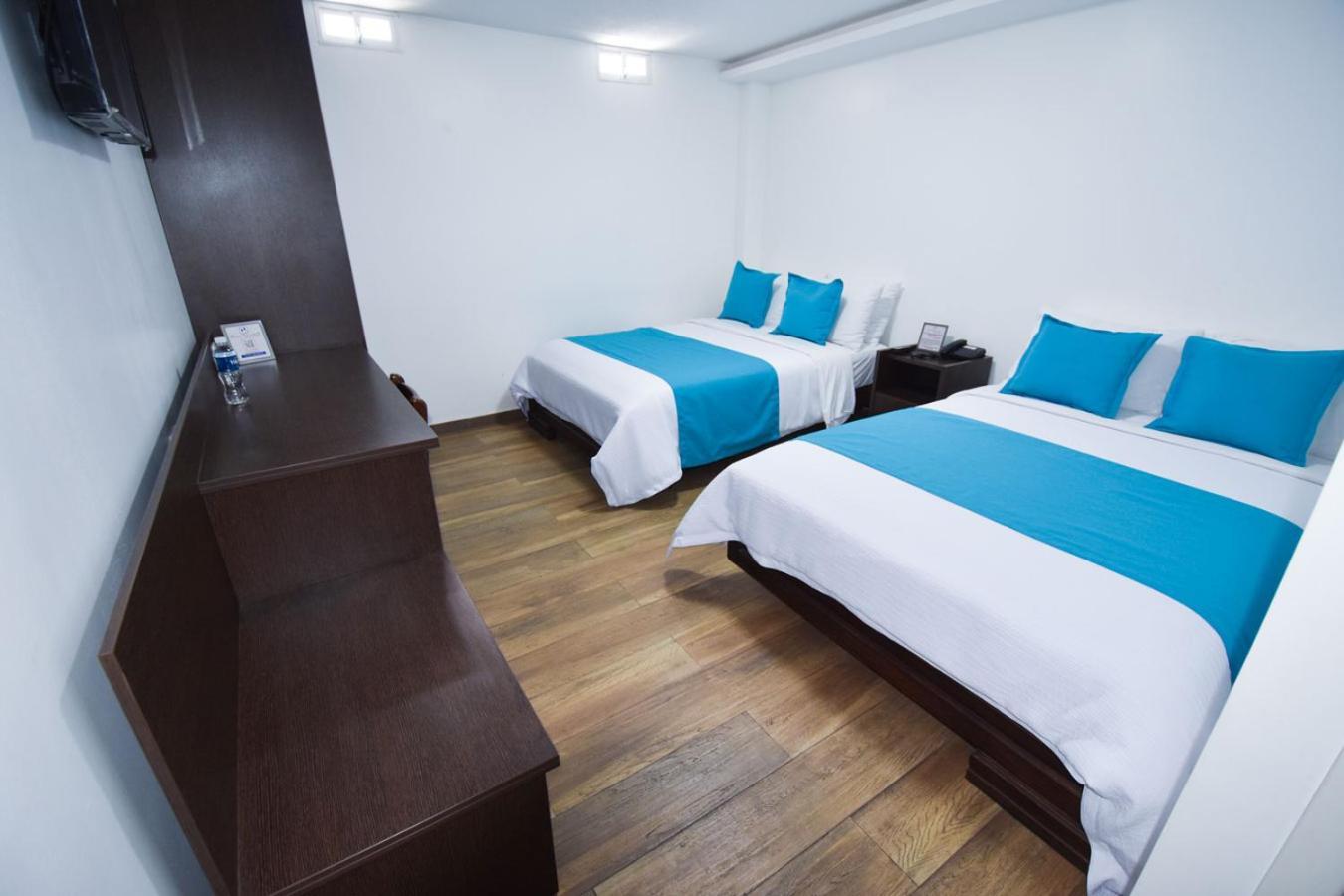 Hotel Plaza Victoria Ibarra Zewnętrze zdjęcie