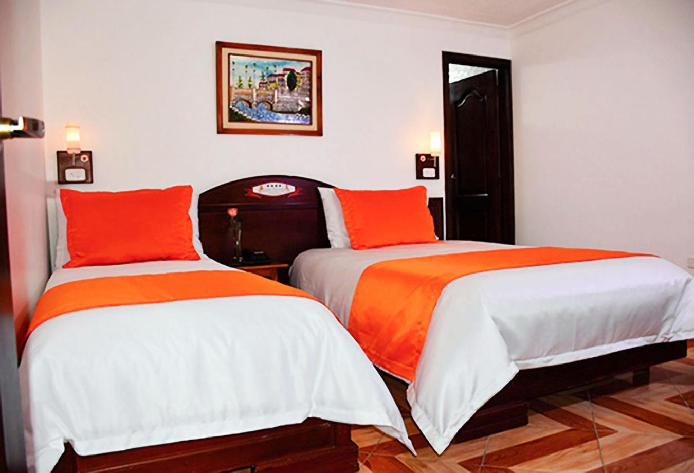 Hotel Plaza Victoria Ibarra Zewnętrze zdjęcie
