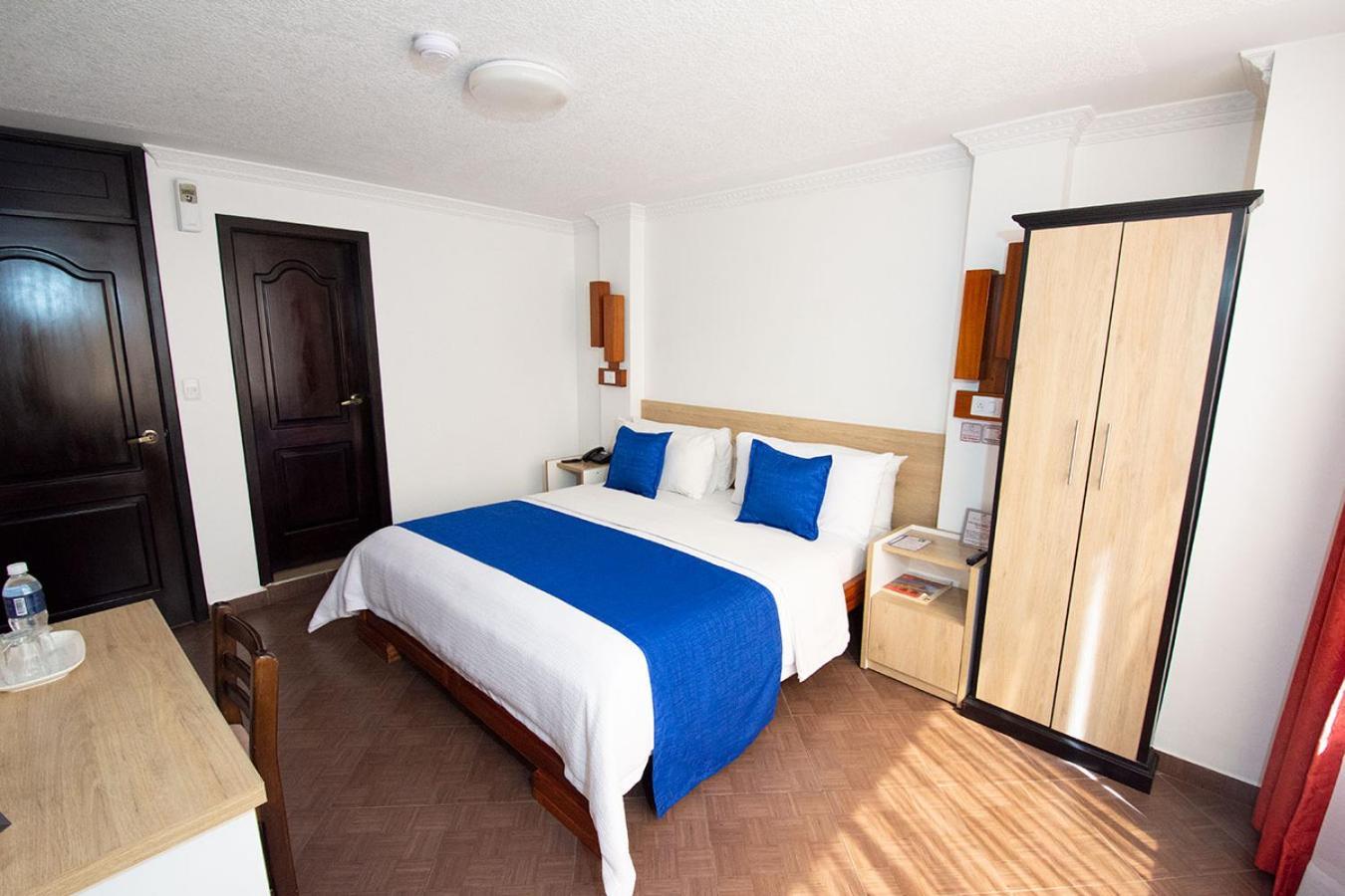 Hotel Plaza Victoria Ibarra Zewnętrze zdjęcie