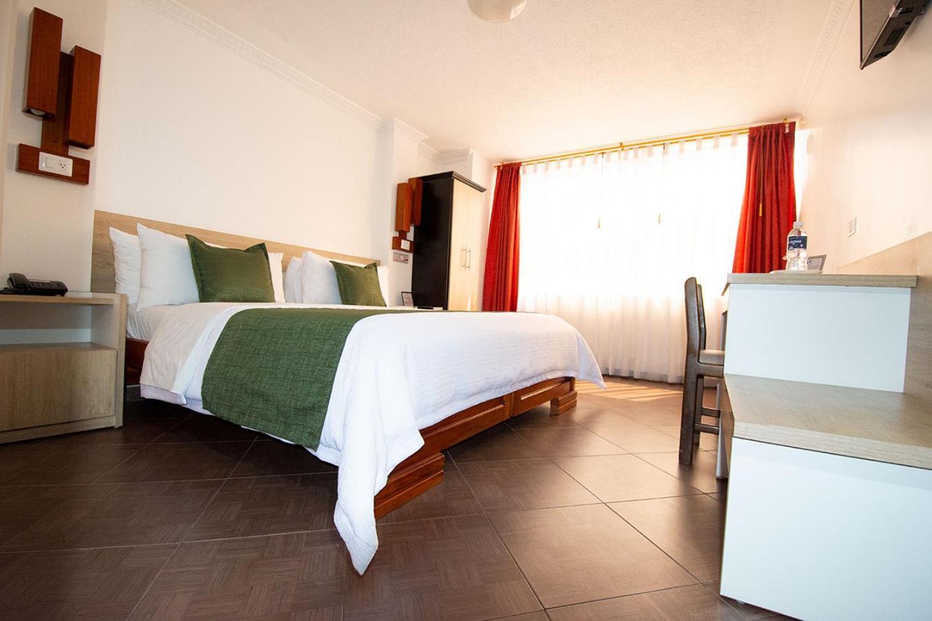 Hotel Plaza Victoria Ibarra Zewnętrze zdjęcie