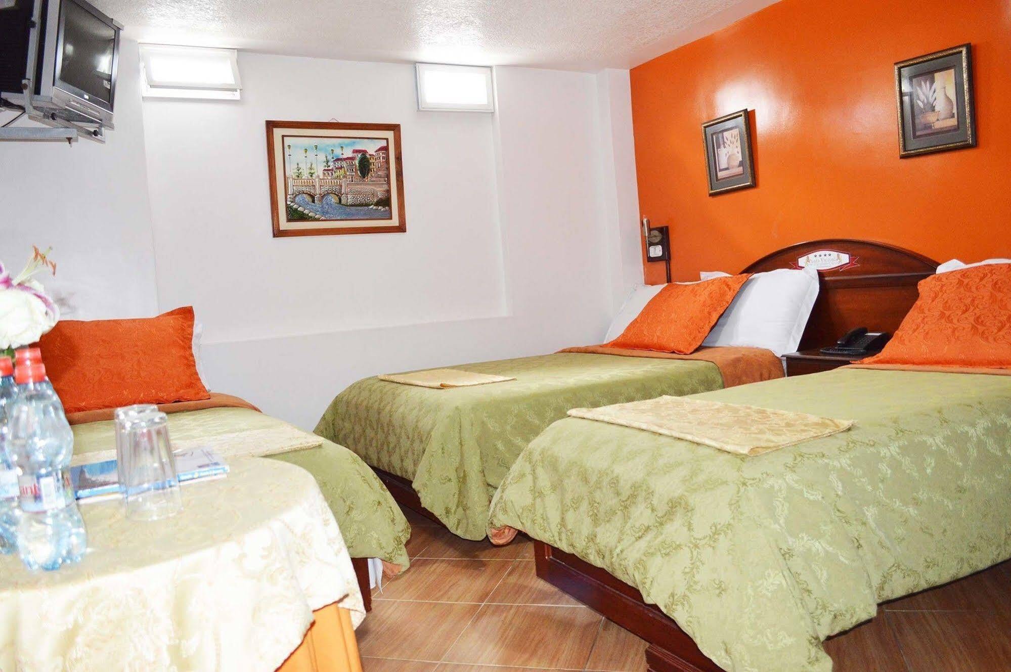 Hotel Plaza Victoria Ibarra Zewnętrze zdjęcie